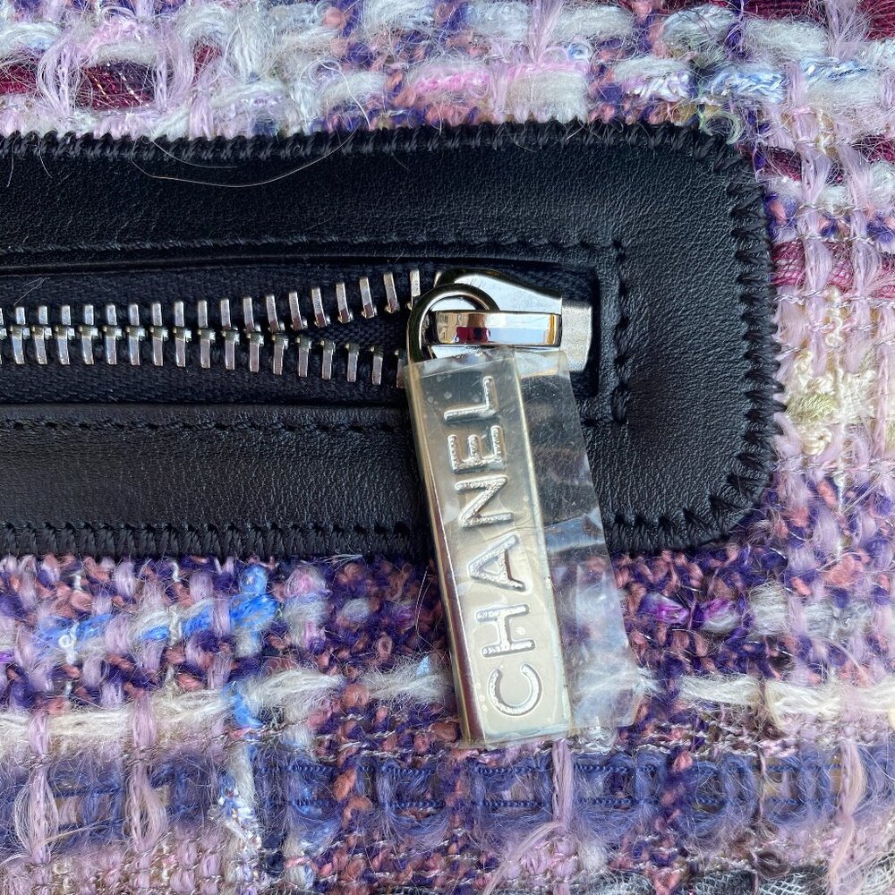 NEW! CHANEL 2005-2006 Tweed Camellia Crossbody Bag - Picture 8 of 16